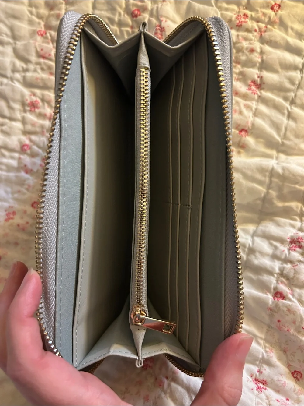 Adorable Fable England bunny wallet - Picture 4 of 4